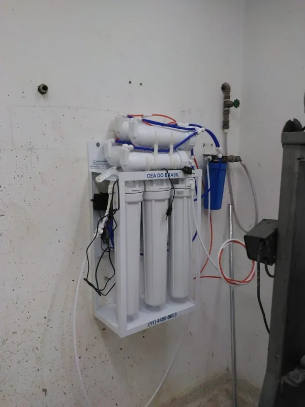 Sistema de tratamento de água por osmose reversa